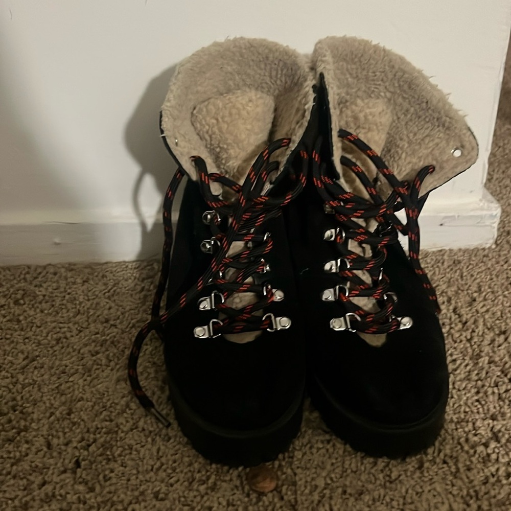 Steve Madden Winter Resistant boots